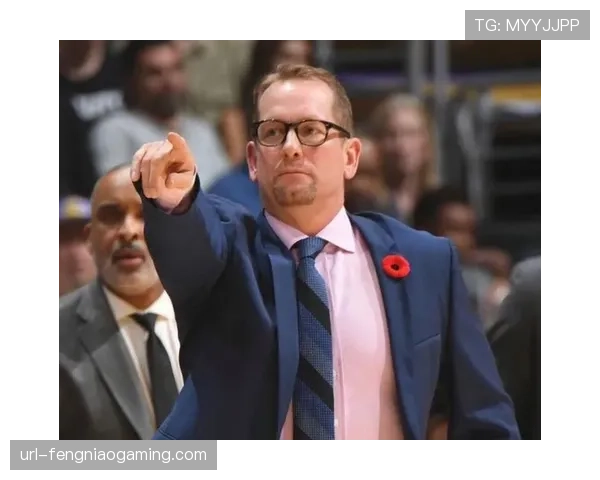 中场致敬：猛龙主场播放视频感谢主教练纳斯多年的贡献